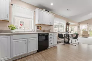 25251 Brynnwood Dr, Elkhart, IN 46514 - Photo 6