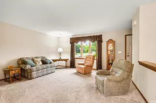 17981 Bay Winds Dr, South Bend, IN 46635 - Photo 4