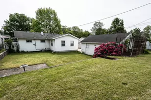 1321 Canterbury Dr, South Bend, IN 46628 - Photo 16