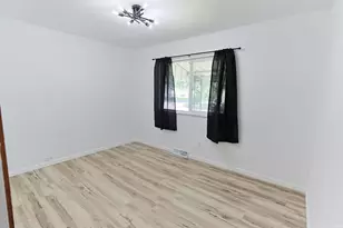 1134 Kinyon St, South Bend, IN 46616 - Photo 12