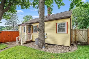 1025 W Battell St, Mishawaka, IN 46545 - Photo 18