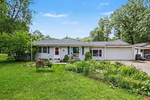 26660 Lakeview Dr, Elkhart, IN 46514 - Photo 2