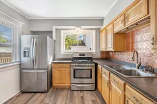 310 N Sunnyside St, South Bend, IN 46615 - Photo 14