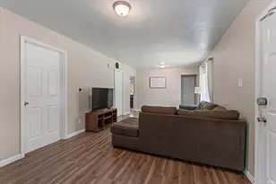 1218 Kinyon St, South Bend, IN 46616 - Photo 6