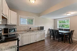 1218 Kinyon St, South Bend, IN 46616 - Photo 10