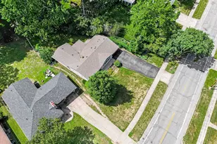 121 S Twyckenham Dr, South Bend, IN 46617 - Photo 28