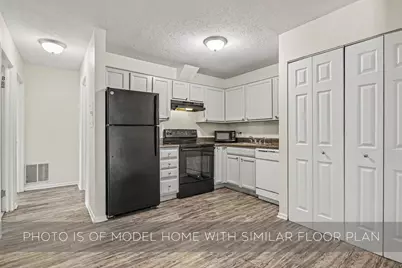 1801 Irish Way #1878, South Bend, IN 46637 - Photo 6