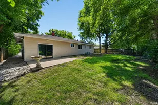 1037 N Twyckenham Dr, South Bend, IN 46617 - Photo 2
