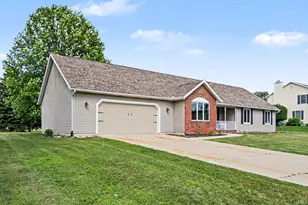 12392 Diamond Dr, Plymouth, IN 46563 - Photo 2