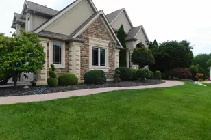 61960 Amber Meadows Ct, Goshen, IN 46528 - Photo 2