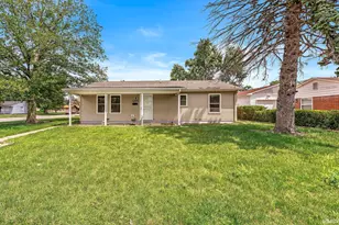 3229 Kent Ln, South Bend, IN 46615 - Photo 2