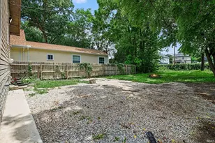 353 W Indiana Ave, Elkhart, IN 46613 - Photo 14