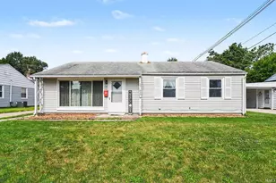 335 Preston Dr, South Bend, IN 46615 - Photo 2