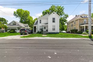 1722 10th St, Elkhart, IN 46516 - Photo 2