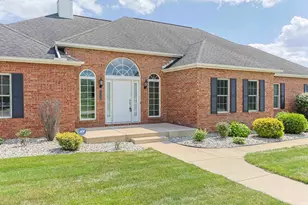1360 Deerfield Ct, South Bend, IN 46614 - Photo 2