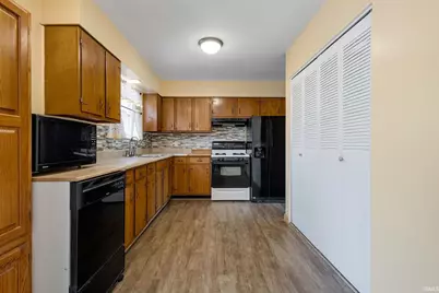 815 E 8th Street, Mishawaka, IN 46544 - Photo 10