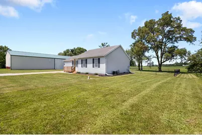 7095 E US Highway 20, New Carlisle, IN 46552 - Photo 2