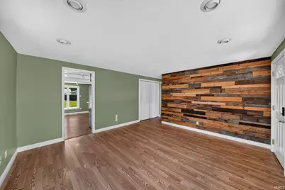 602 W Elm Street, New Carlisle, IN 46552 - Photo 4