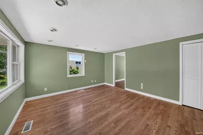 602 W Elm Street, New Carlisle, IN 46552 - Photo 2