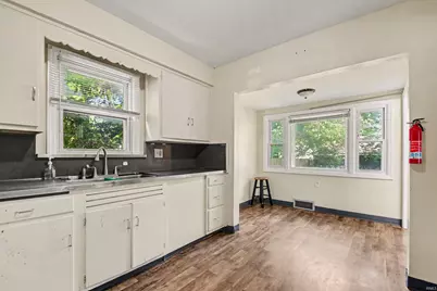123 E Victoria Street, South Bend, IN 46614 - Photo 10