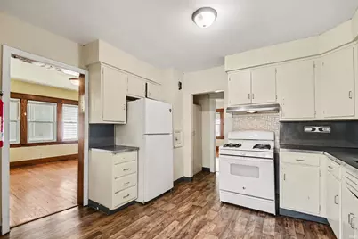 123 E Victoria Street, South Bend, IN 46614 - Photo 8
