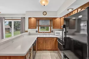 10869 Del Rey Dr, Osceola, IN 46561 - Photo 12