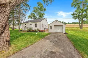 19819 Ruth Ave, South Bend, IN 46614 - Photo 2