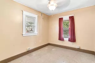 1702 S Taylor St, South Bend, IN 46613 - Photo 14