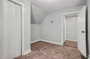 946 S 25th St, South Bend, IN 46615 - Photo 16