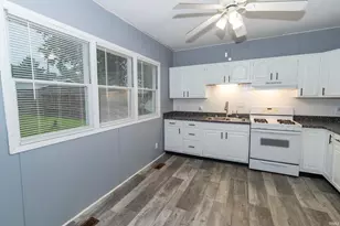 807 Emerson St, Goshen, IN 46526 - Photo 14