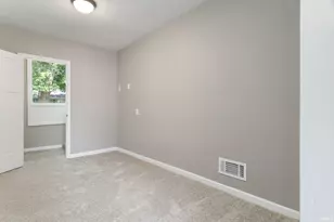 19637 Paxson Dr, South Bend, IN 46637 - Photo 14