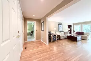 1325 E Erskine Mnr Hl Dr, South Bend, IN 46614 - Photo 14