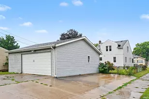 1802 Caroline St, South Bend, IN 46613 - Photo 14