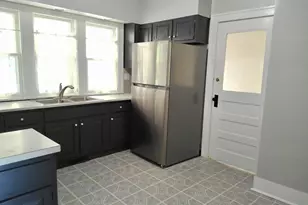 1325 S 32nd St, South Bend, IN 46615 - Photo 8