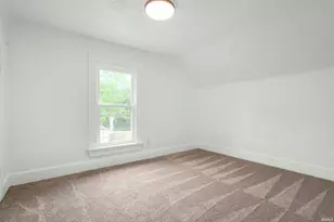 1812 Columbia St, South Bend, IN 46613 - Photo 16