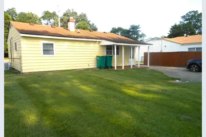 2111 Maplehurst Avenue, Mishawaka, IN 46545 - Photo 2