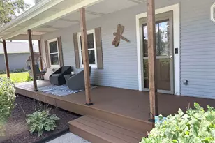 51530 Creekside Dr, Granger, IN 46530 - Photo 2