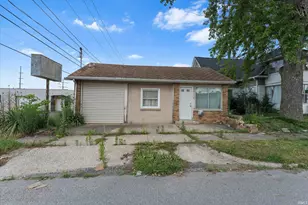 113 W Fairview Ave, South Bend, IN 46614 - Photo 1