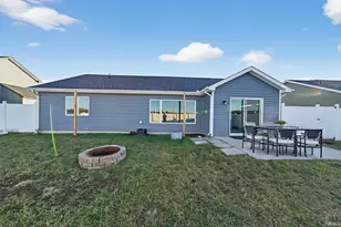 18347 Peregrine Ln, New Paris, IN 46553 - Photo 32