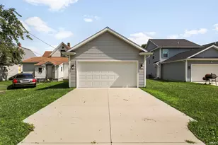 212 E Dubail Ave, South Bend, IN 46613 - Photo 30