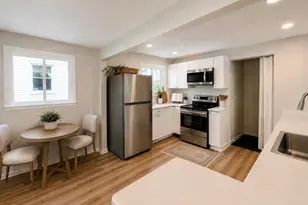 733 E Bronson St, South Bend, IN 46601 - Photo 8
