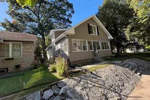 1321 N Brookfield St, South Bend, IN 46628 - Photo 2