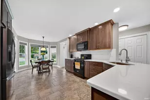 102 Livingston Bay Ct, Mishawaka, IN 46544 - Photo 10