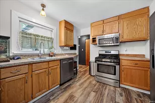 318 N Beech Rd, Osceola, IN 46561 - Photo 16