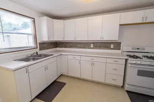 908 Dover Dr, South Bend, IN 46614 - Photo 8