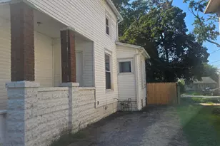 906 Hudson St, Elkhart, IN 46516 - Photo 2