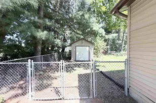 617 W Cedar St, North Liberty, IN 46554 - Photo 8