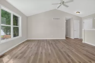 1814 Rambling Rose Ln, Mishawaka, IN 46544 - Photo 4