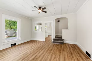 212 E Waterford St, Wakarusa, IN 46573 - Photo 6