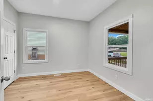 2422 Kenwood Ave, South Bend, IN 46628 - Photo 12